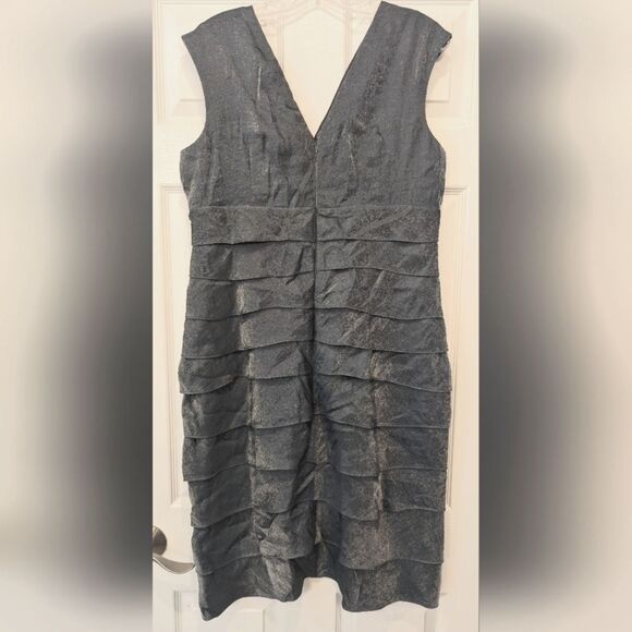 London Times Tiered Sleeveless Cocktail Evening Dress Party Gray Shimmer Plus 16 - Picture 2 of 6